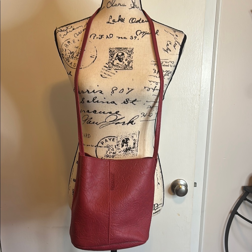 Blood Red Purse - Picture 1 of 9